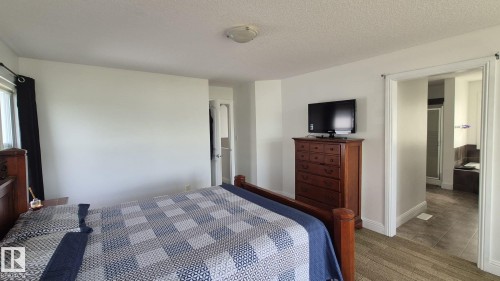 5440 1A Avenue, Edmonton, AB - Indoor Photo Showing Bedroom
