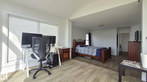 5440 1A Avenue, Edmonton, AB - Indoor Photo Showing Other Room