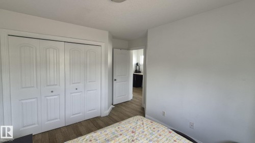 5440 1A Avenue, Edmonton, AB - Indoor Photo Showing Bedroom