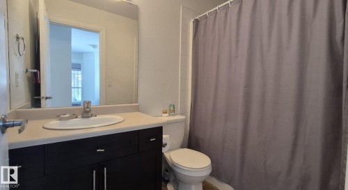 5440 1A Avenue, Edmonton, AB - Indoor Photo Showing Bathroom
