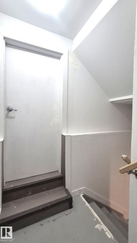 5440 1A Avenue, Edmonton, AB - Indoor Photo Showing Other Room