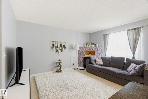 20004 54A Avenue, Edmonton, AB 