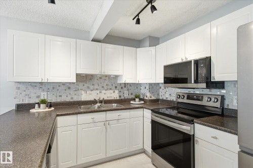 20004 54A Avenue, Edmonton, AB 