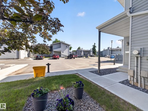 17 15710 Beaumaris Road, Edmonton, AB 