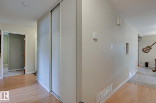 7527 78 Avenue, Edmonton, AB - Indoor Photo Showing Other Room