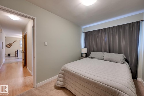 7527 78 Avenue, Edmonton, AB - Indoor Photo Showing Bedroom
