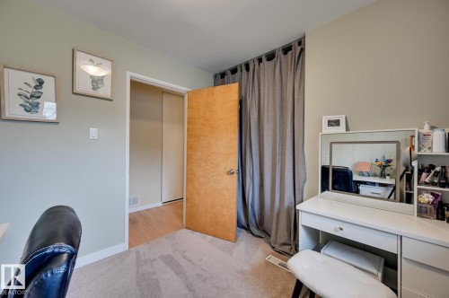 7527 78 Avenue, Edmonton, AB - Indoor