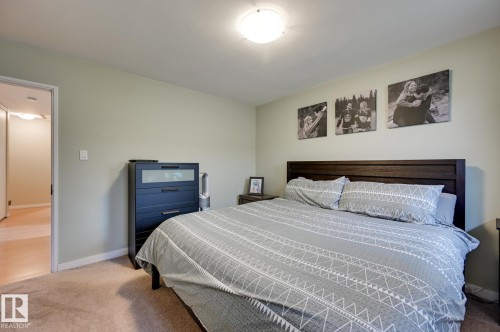 7527 78 Avenue, Edmonton, AB - Indoor Photo Showing Bedroom