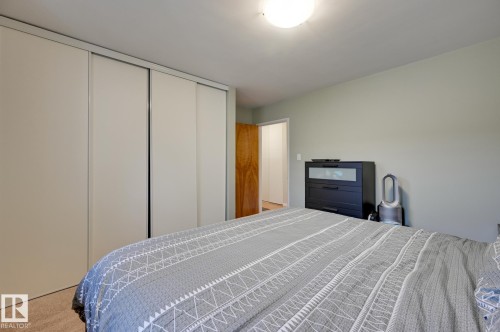 7527 78 Avenue, Edmonton, AB - Indoor Photo Showing Bedroom