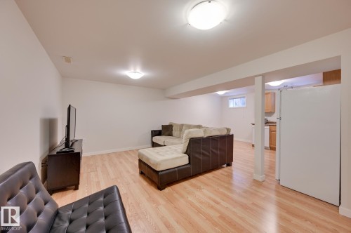7527 78 Avenue, Edmonton, AB - Indoor Photo Showing Other Room