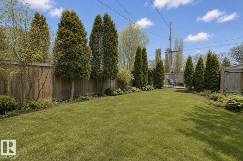 7527 78 Avenue, Edmonton, AB - Outdoor