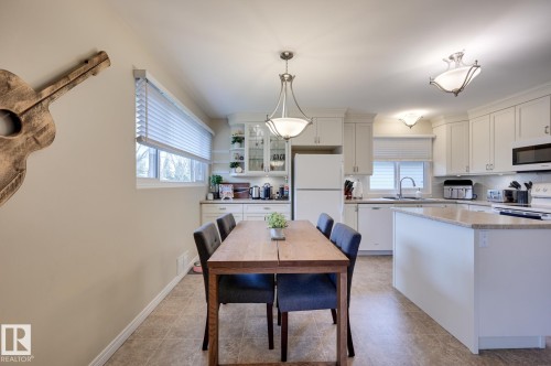 7527 78 Avenue, Edmonton, AB - Indoor