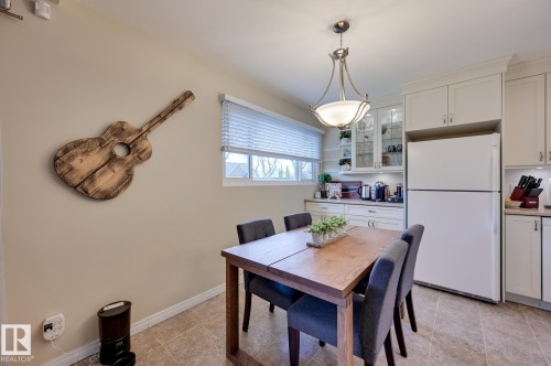 7527 78 Avenue, Edmonton, AB - Indoor Photo Showing Dining Room