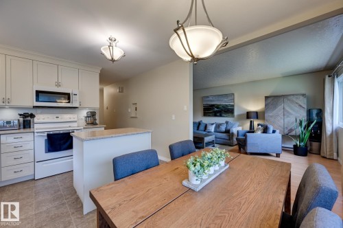 7527 78 Avenue, Edmonton, AB - Indoor