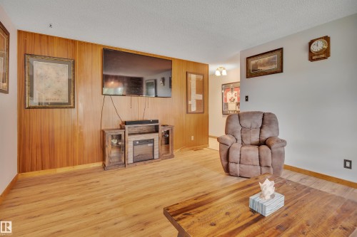 13327 73 Street, Edmonton, AB 