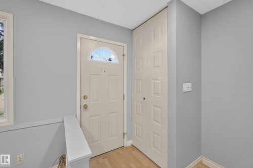 Entrance foyer - 178 Tudor Lane, Edmonton, AB 