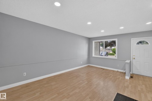 Entrance foyer - 178 Tudor Lane, Edmonton, AB 