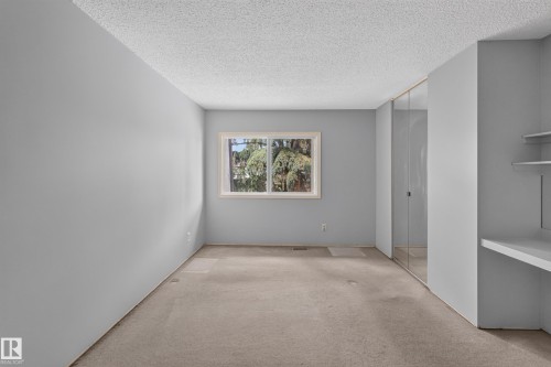 Bedroom - 178 Tudor Lane, Edmonton, AB 