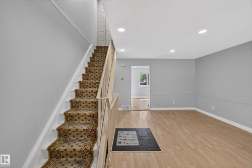 Stairs - 178 Tudor Lane, Edmonton, AB 
