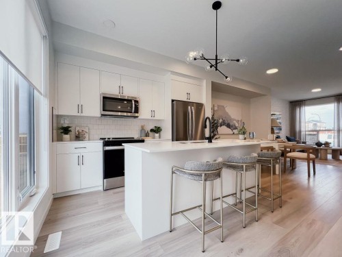 7452 Klapstein Crescent, Edmonton, AB 