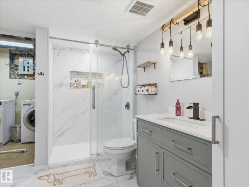 3 Fairfax Crescent, St. Albert, AB - Indoor Photo Showing Bathroom