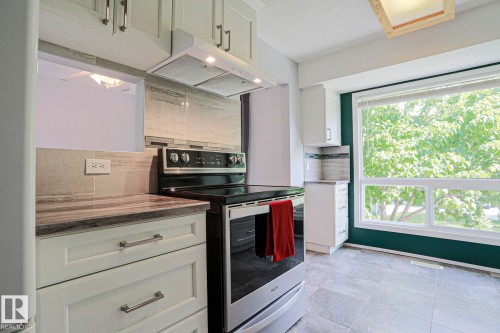 4 Goebel Close, Spruce Grove, AB 