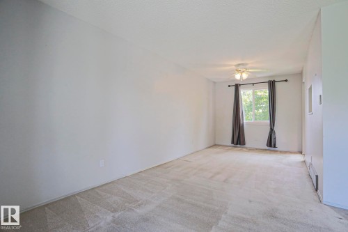 4 Goebel Close, Spruce Grove, AB 