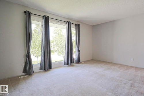4 Goebel Close, Spruce Grove, AB 