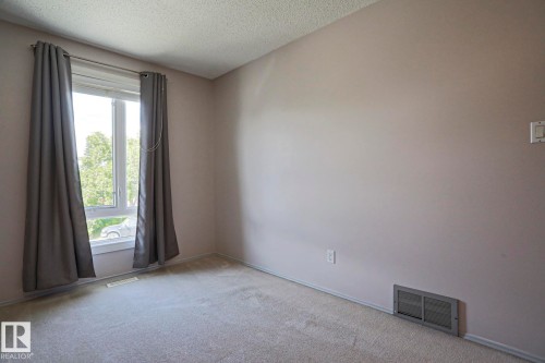 4 Goebel Close, Spruce Grove, AB 