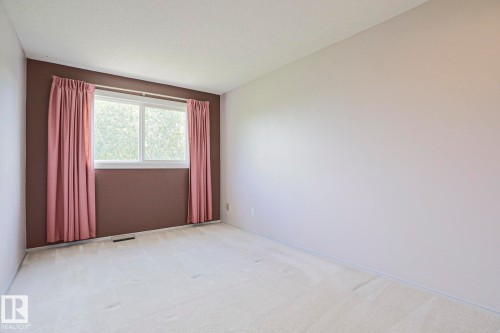 4 Goebel Close, Spruce Grove, AB 
