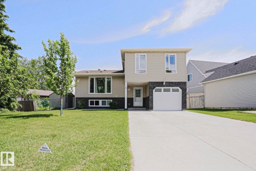 4 Goebel Close, Spruce Grove, AB 