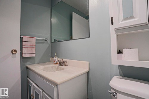 4 Goebel Close, Spruce Grove, AB 