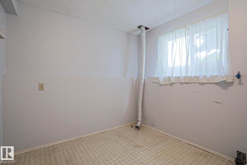 4 Goebel Close, Spruce Grove, AB 