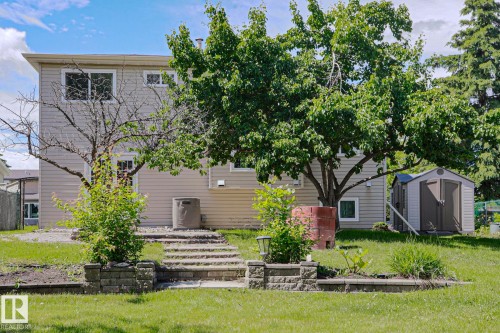 4 Goebel Close, Spruce Grove, AB 