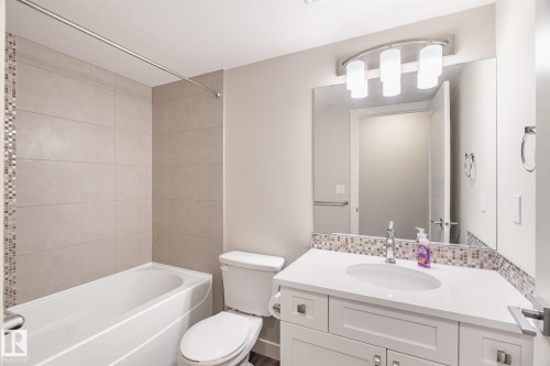 #210 1029 173 St Sw, Edmonton, AB - Indoor Photo Showing Bathroom