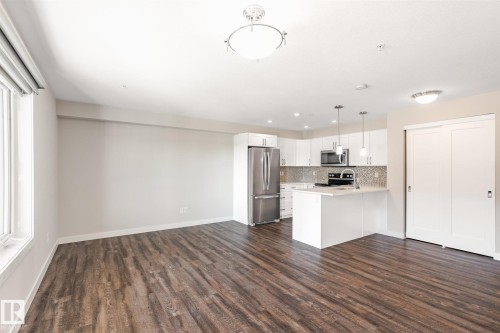 #210 1029 173 St Sw, Edmonton, AB - Indoor Photo Showing Kitchen