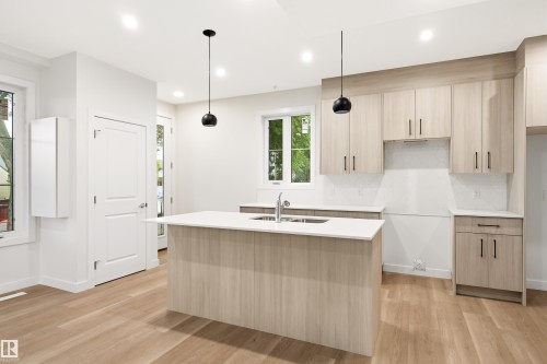 9747 65 Avenue, Edmonton, AB 