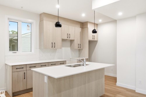 9747 65 Avenue, Edmonton, AB 