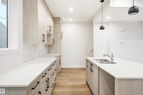 9747 65 Avenue, Edmonton, AB 