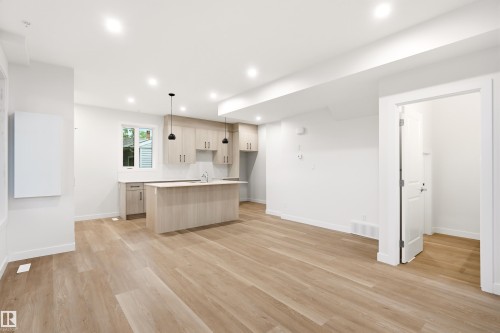 9747 65 Avenue, Edmonton, AB 