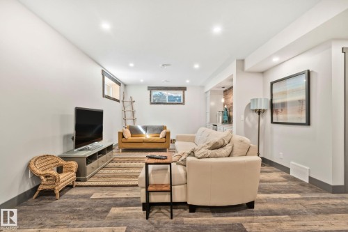 7504 142A St Nw, Edmonton, AB 