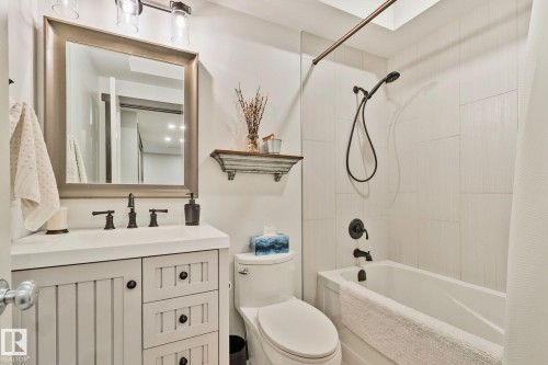 7504 142A St Nw, Edmonton, AB 