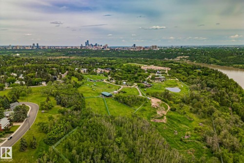 7504 142A St Nw, Edmonton, AB 