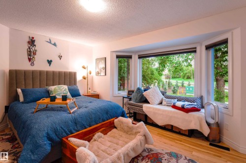 9749 102 Street, Edmonton, AB 