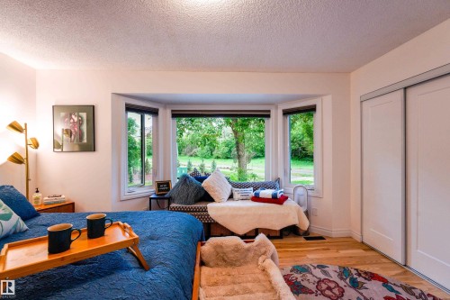 9749 102 Street, Edmonton, AB 