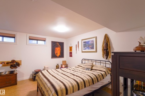 9749 102 Street, Edmonton, AB 