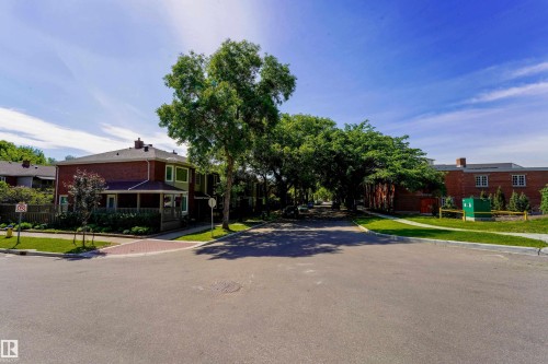 9749 102 Street, Edmonton, AB 