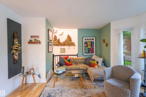 9749 102 Street, Edmonton, AB 