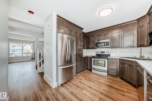 3510 41B Avenue, Edmonton, AB - Indoor Photo Showing Kitchen