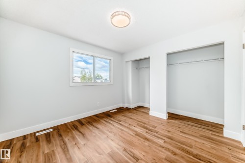 3510 41B Avenue, Edmonton, AB - Indoor Photo Showing Other Room